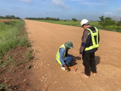 ตรวจสอบระดับงานชั้น subgrade sta 2+600-3+200