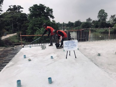 ตรวจสอบงานบ่มพื้นคอนกรีตด้วยน้ำยาTop Slab segment1′-2′ และ 1-2, P3 สะพานข้ามแม่น้ำปราจีนบุรี LT กม.1+875