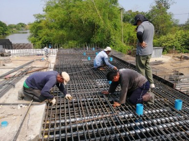 ตรวจสอบงานเทคอนกรืตพื้น P2,top slab segment 2′-1′ และ 1-2 สะพานข้ามแม่น้ำปราจีนบุรี RT กม.1+875