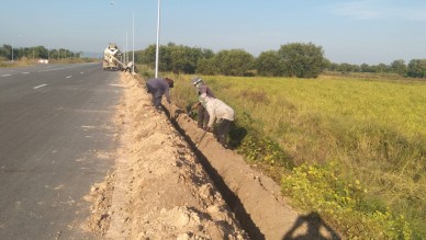 งานเดินสายไฟฟ้า บริเวณ กม.3